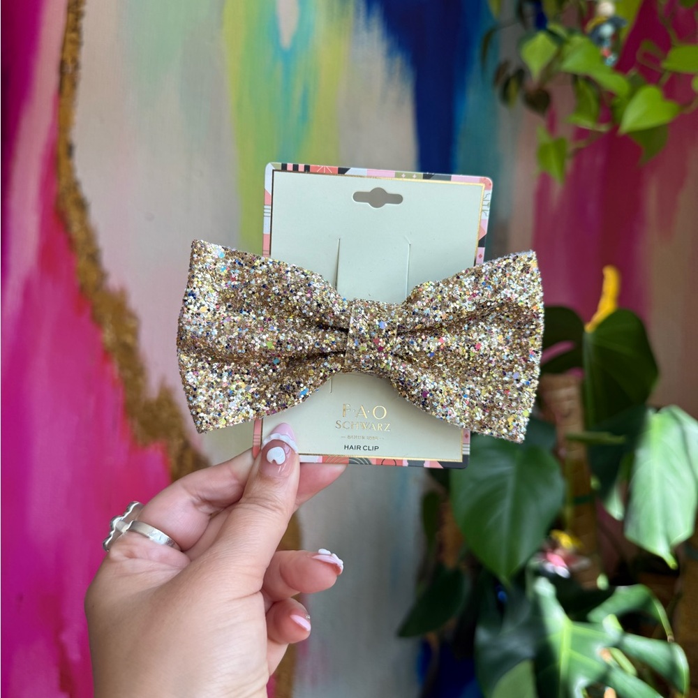 FAO Schwarz Sparkling Gold Hair Bow